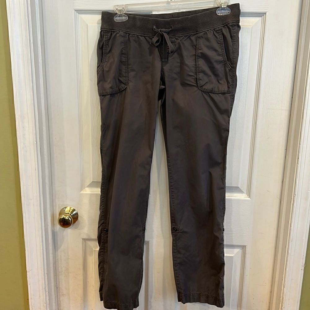 Old Navy women’s size small Maternity gunmetal gray pants Stretchy waist